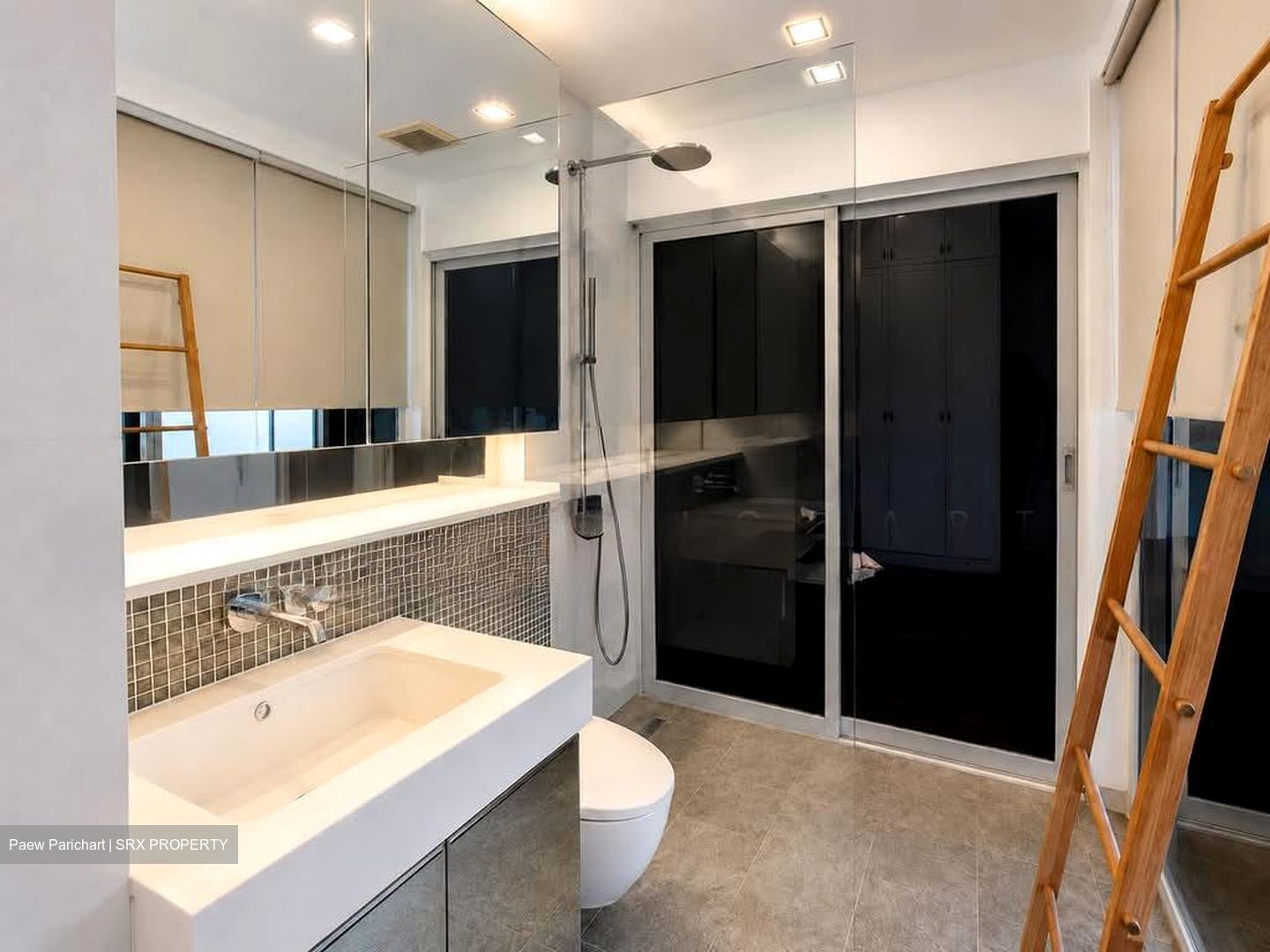 RV Suites (D10), Apartment #597606061